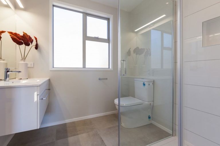 Photo of property in 16a Belt Road, Moturoa, New Plymouth, 4310