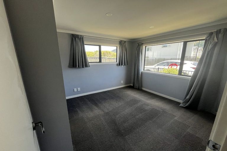 Photo of property in 27 Kaki Drive, Kenepuru, Porirua, 5022