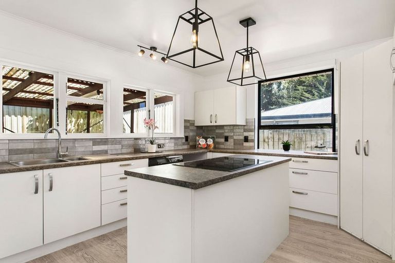 Photo of property in 2 Sinclair Street, New Brighton, Christchurch, 8083