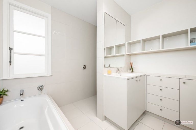 Photo of property in 16 Myrtle Street, Hutt Central, Lower Hutt, 5010