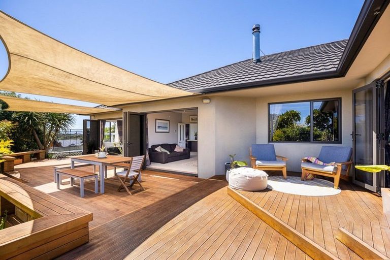 Photo of property in 41 Karamea Street, Whalers Gate, New Plymouth, 4310