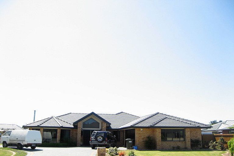 Photo of property in 9 Harrys Way, Redwood, Christchurch, 8051