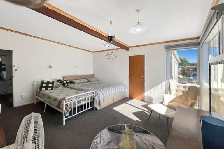 Photo of property in 8 Kimberley Grove, Westbrook, Palmerston North, 4412