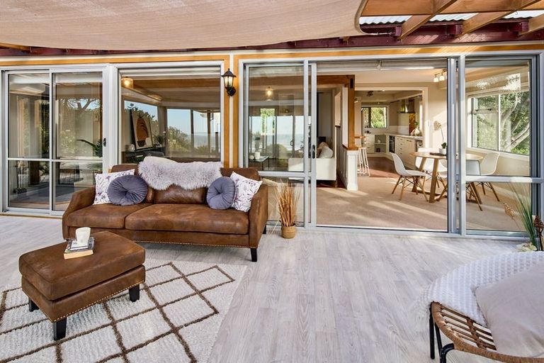 Photo of property in 83 Wellington Road, Paekakariki, 5034