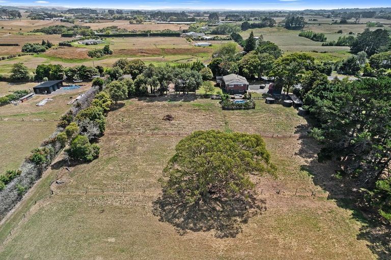 Photo of property in 37 Whiriwhiri Road, Waiuku, 2682