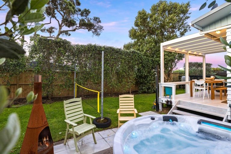 Photo of property in 3 The Southern Isle, Omaha, 0986