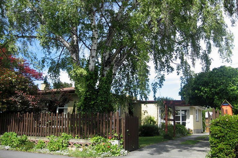 Photo of property in 7 Lake Terrace Road, Burwood, Christchurch, 8061