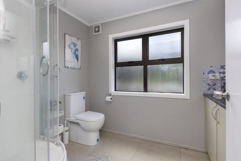 Photo of property in 8 Tane Street, New Lynn, Auckland, 0600