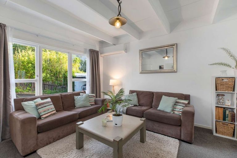 Photo of property in 2/86 Divich Avenue, Te Atatu South, Auckland, 0610