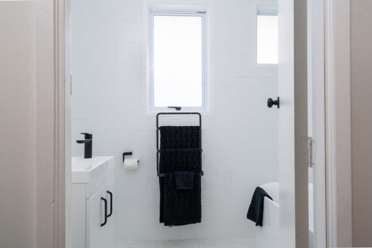 Photo of property in 10 Heeni Street, Wharewaka, Taupo, 3330