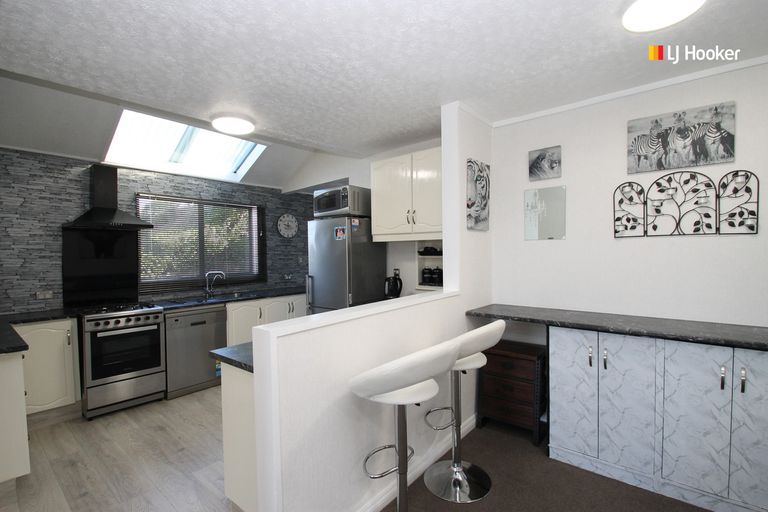 Photo of property in 31 Queen Street, Brighton, Dunedin, 9035