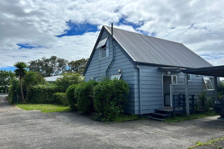 Photo of property in 2/36 Rimu Street, New Lynn, Auckland, 0600