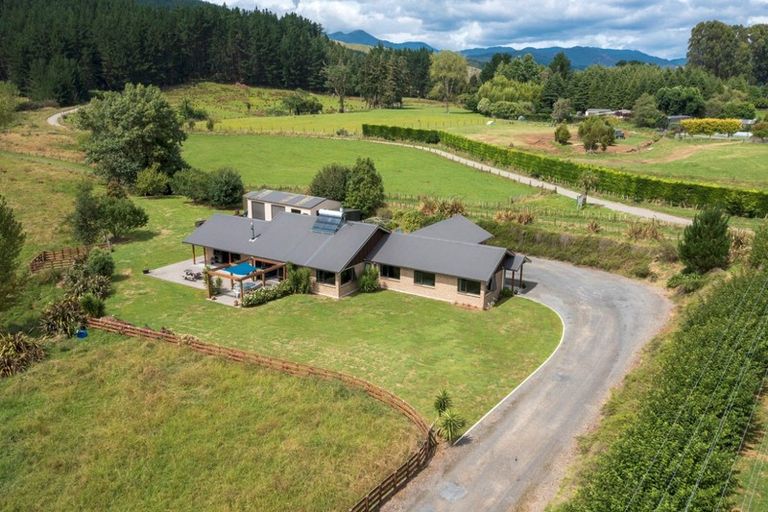 Photo of property in 34 Denton Road, Levin, 5571