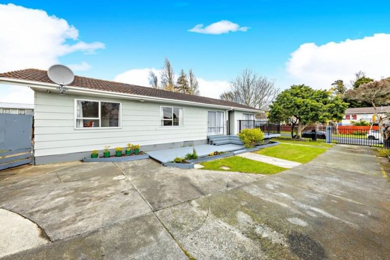 Photo of property in 55 Moncrieff Avenue, Clendon Park, Auckland, 2103