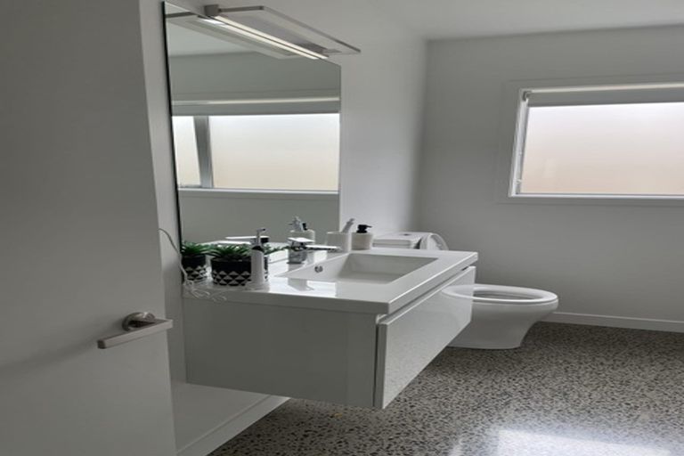 Photo of property in 7 Farnworth Terrace, Churton Park, Wellington, 6037