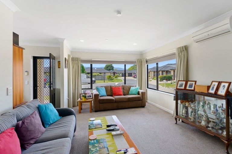 Photo of property in 25 Ian Peter Way, Otaki, 5512