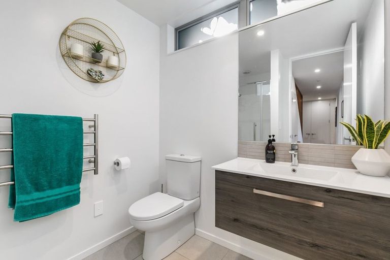 Photo of property in 4a Ross Crescent, Orewa, 0931