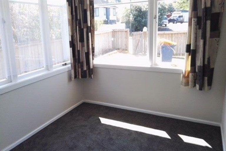 Photo of property in 14 Bedford Street, Te Atatu South, Auckland, 0610