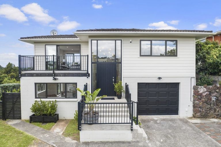 Photo of property in 15 Mcdowell Crescent, Hillcrest, Auckland, 0627