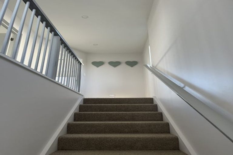 Photo of property in 25 Kakapo Lane, Redwood, Christchurch, 8051