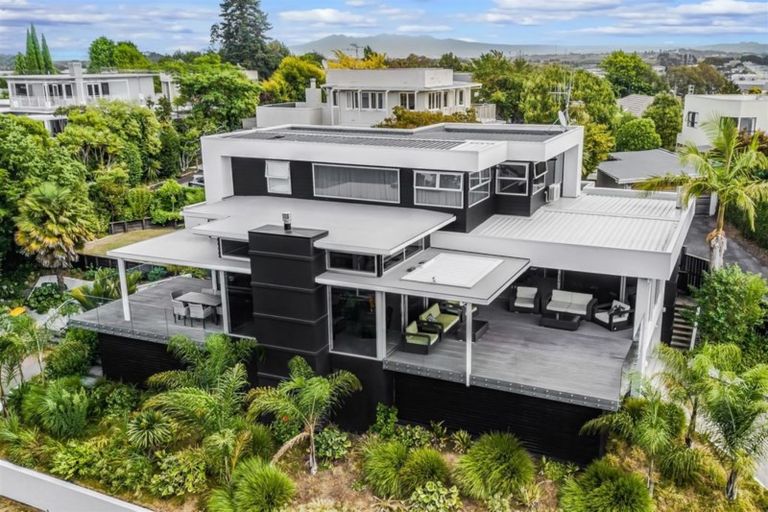 Photo of property in 133 Lake Crescent, Hamilton Lake, Hamilton, 3204