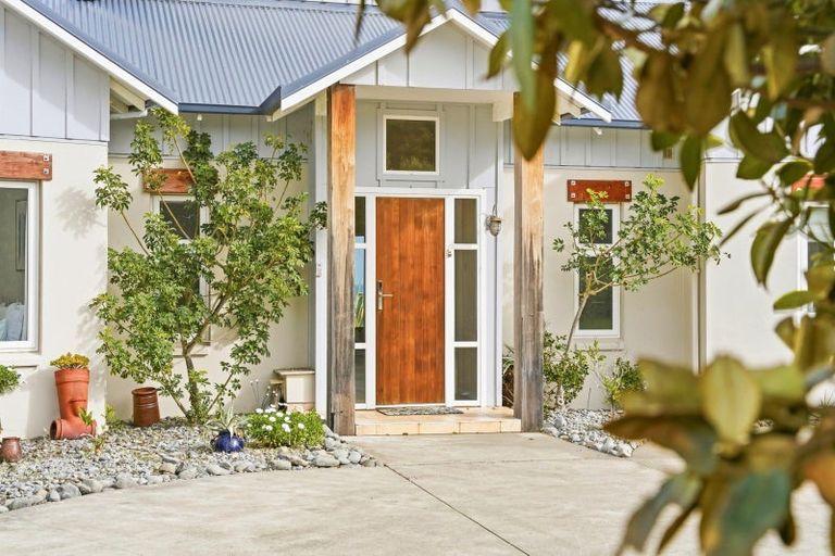Photo of property in 37 Longbeach Drive, Castlecliff, Whanganui, 4501