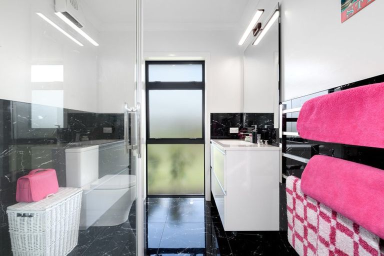 Photo of property in 136b Kumikumi Road, Lower Kaimai, Tauranga, 3171