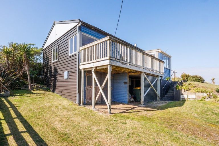 Photo of property in 51 Pratt Avenue, Foxton Beach, Foxton, 4815