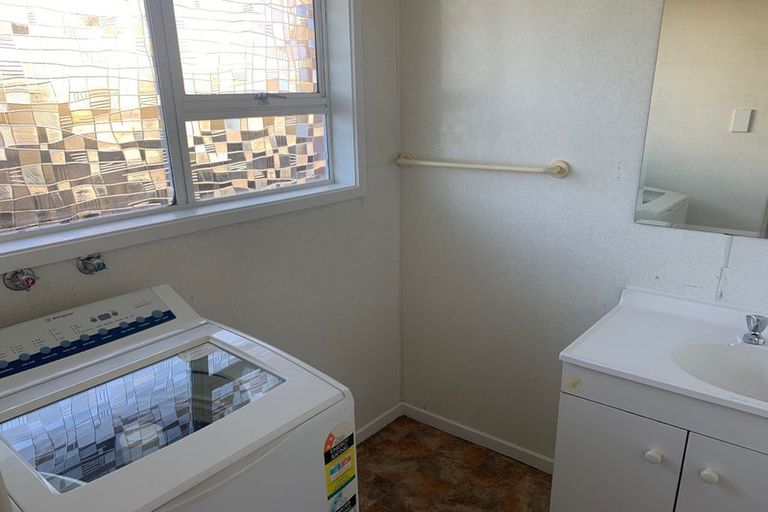 Photo of property in 8a Newnham Terrace, Upper Riccarton, Christchurch, 8041