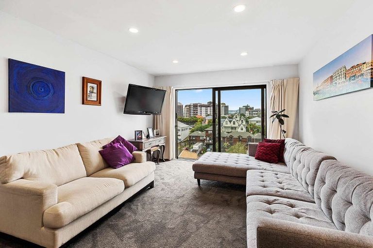 Photo of property in 163 Grant Road, Thorndon, Wellington, 6011