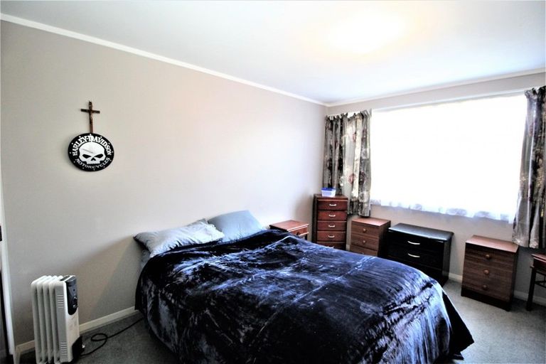 Photo of property in 54 Mclean Street, Woodville, 4920