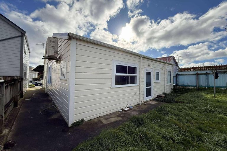 Photo of property in 28 Donald Mclean Street, Newtown, Wellington, 6021