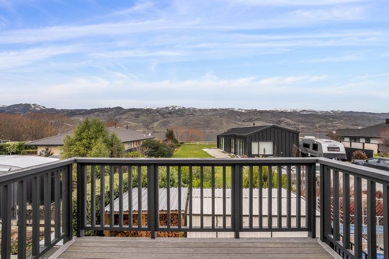 Photo of property in 27 De Bettencor Place, Mount Pisa, Cromwell, 9383