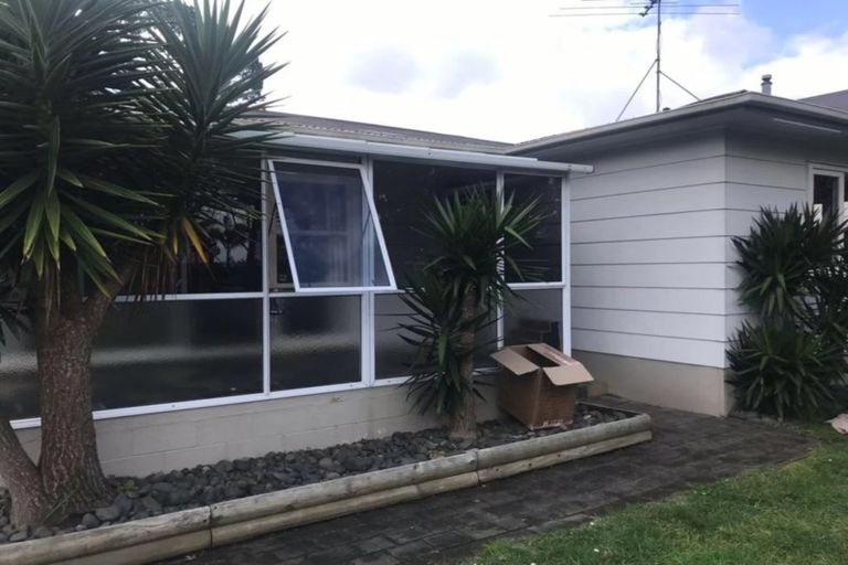 Photo of property in 69 Rosedale Road, Pinehill, Auckland, 0632
