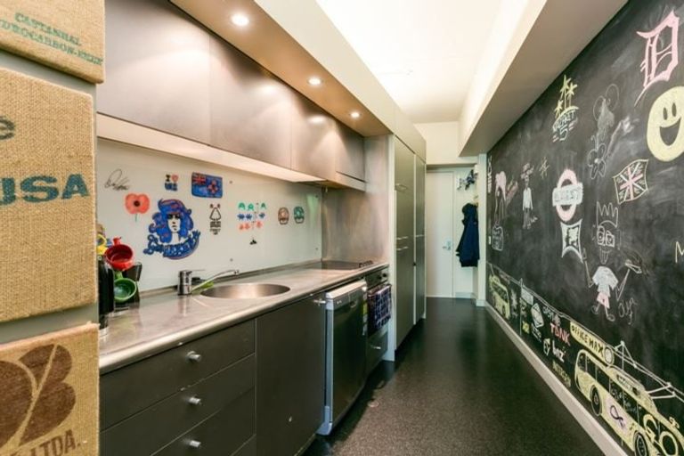 Photo of property in Gerondis Bldg Apartments, 112/60 Willis Street, Wellington Central, Wellington, 6011