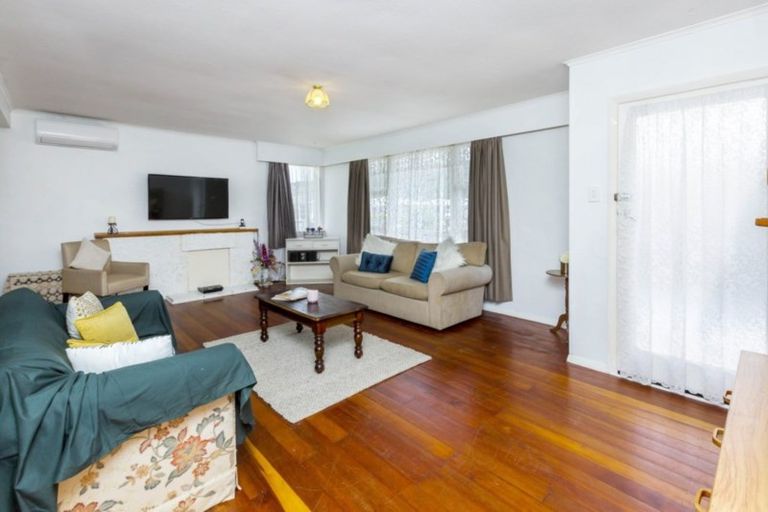 Photo of property in 42 Kashmir Avenue, Clouston Park, Upper Hutt, 5018