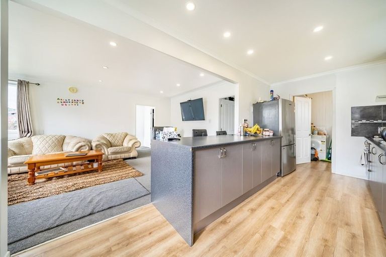 Photo of property in 12 Mexted Crescent, Ranui, Porirua, 5024