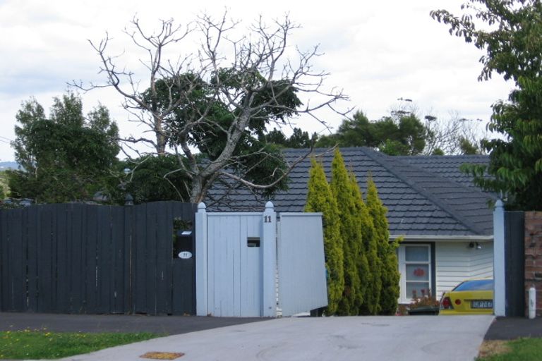 Photo of property in 11 Lynbrooke Avenue, Blockhouse Bay, Auckland, 0600