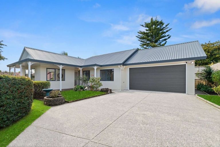 Photo of property in 19 Lasque Place, Glen Eden, Auckland, 0602