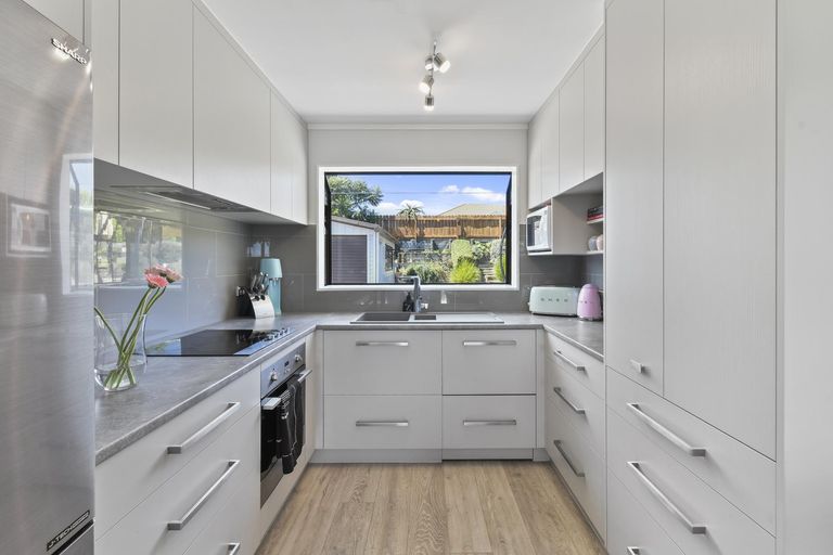 Photo of property in 34 Bluewater Place, Wattle Downs, Auckland, 2103