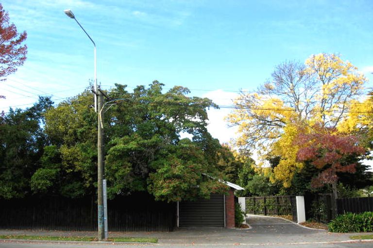 Photo of property in 200 Ilam Road, Ilam, Christchurch, 8041