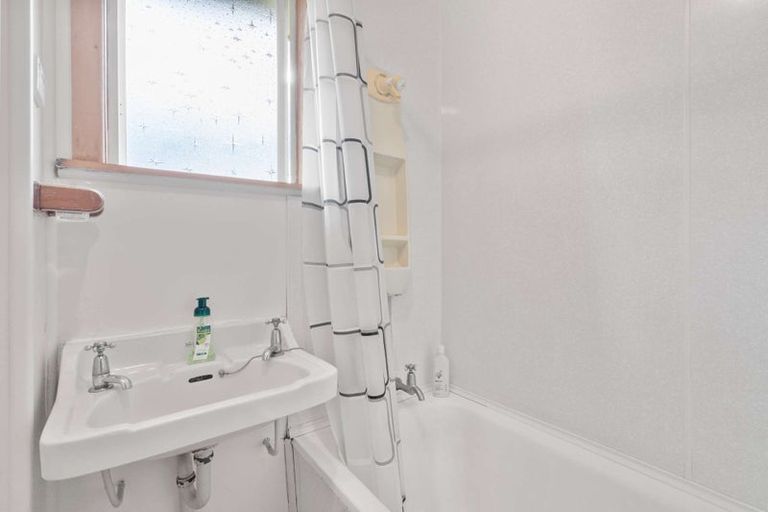 Photo of property in 6 Ord Street, Herbert, Oamaru, 9495