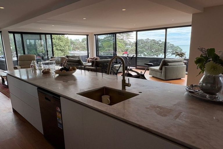 Photo of property in 15a The Strand, Takapuna, Auckland, 0622