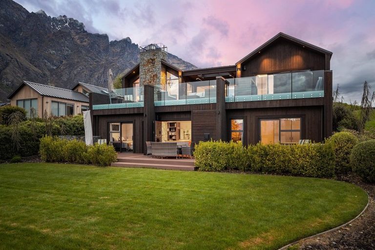 Photo of property in 12 Orford Drive, Jacks Point, Queenstown, 9371