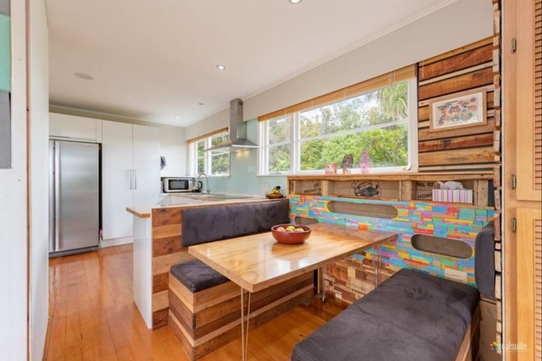 Photo of property in 58 Pokohiwi Road, Normandale, Lower Hutt, 5010