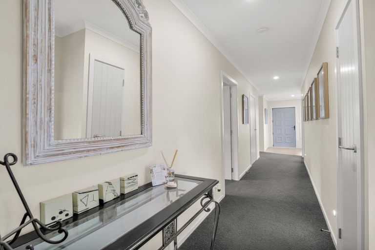 Photo of property in 9 Majestic Way, Kelvin Grove, Palmerston North, 4414