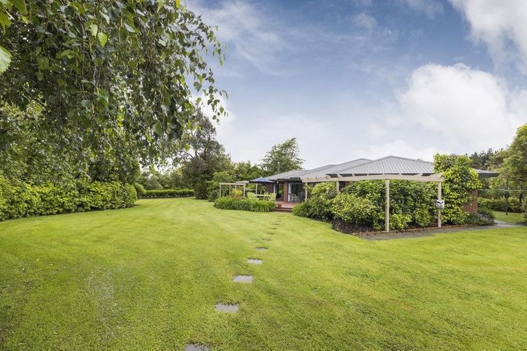 Photo of property in 234 Polson Hill Drive, Aokautere, Palmerston North, 4471