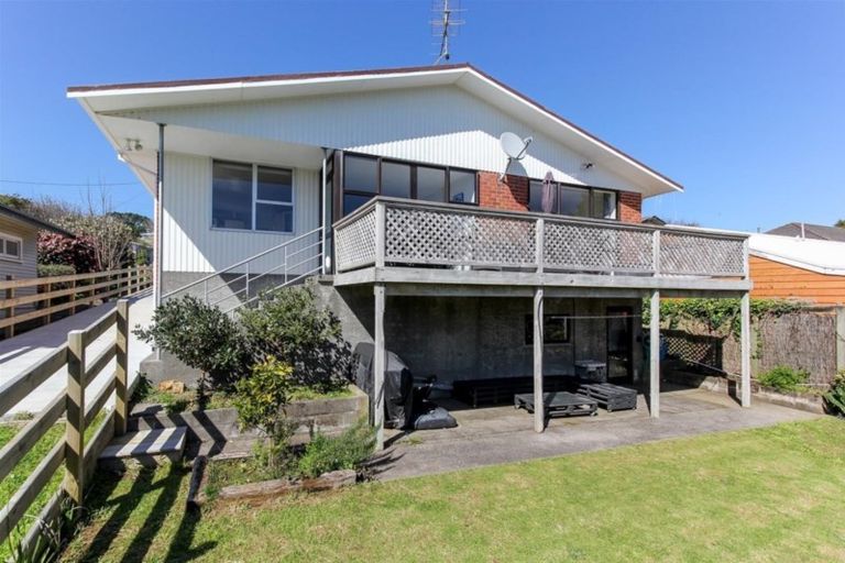 Photo of property in 25 Rimu Street, Inglewood, 4330