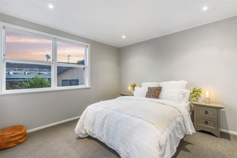 Photo of property in 1/60 Selwyn Crescent, Forrest Hill, Auckland, 0620