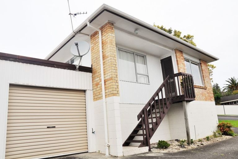 Photo of property in 1/3 Capilano Place, Glenfield, Auckland, 0629